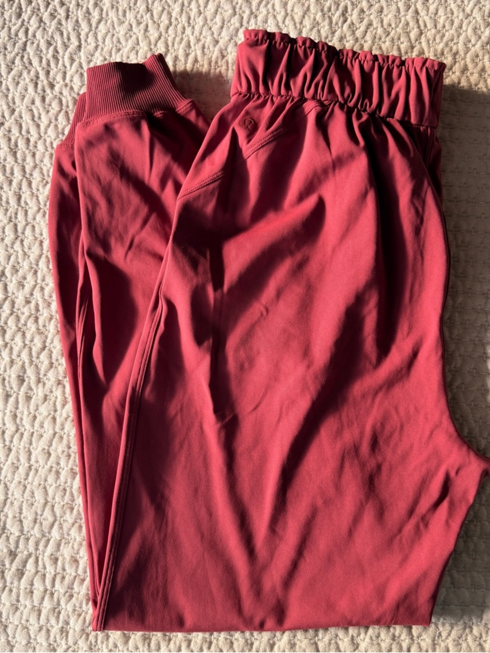 Lululemon Stretch High-Rise Jogger
Full Length in Maroon Merlot Size 4